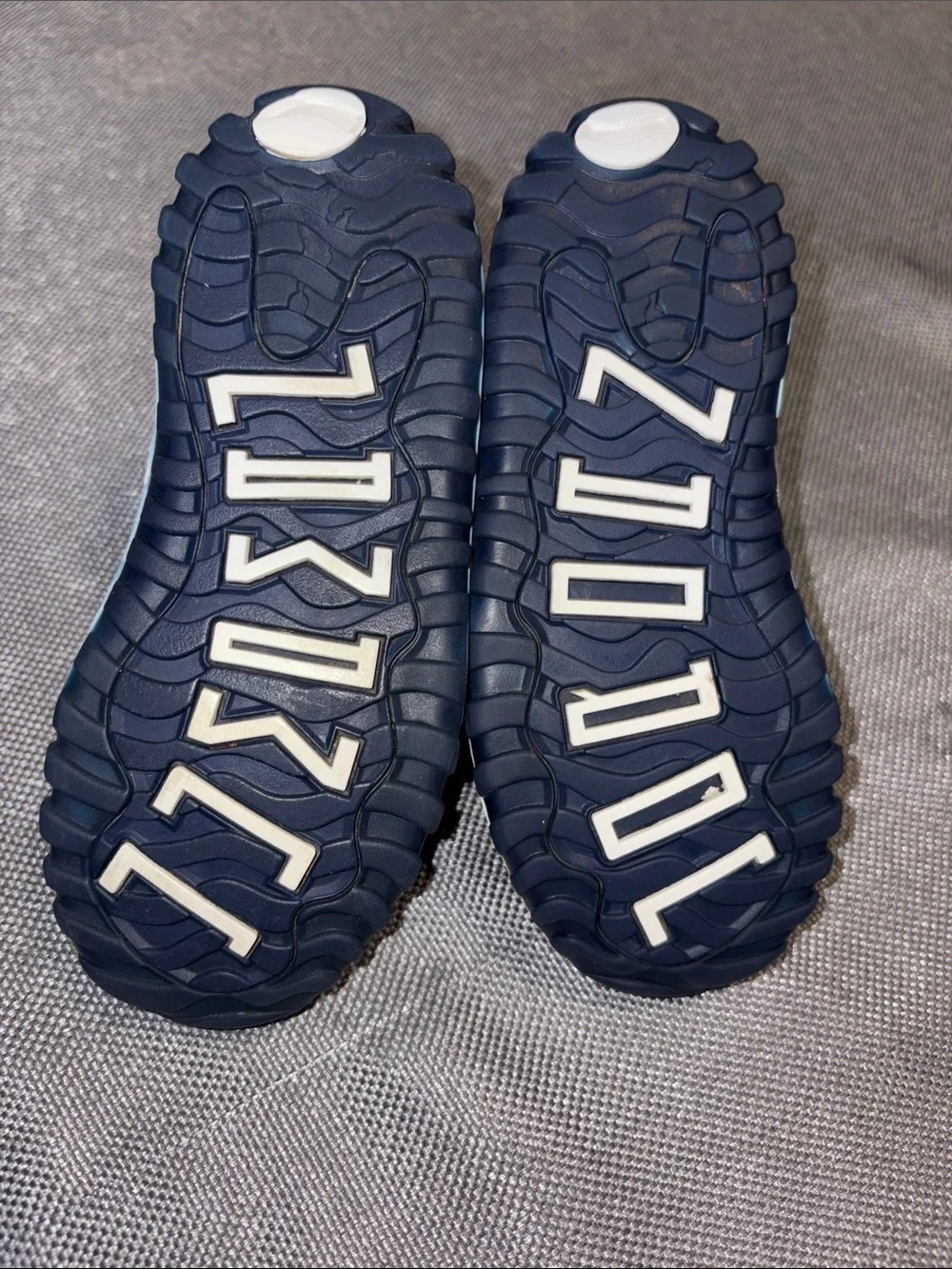 Jordan 11 Retro Midnight Navy size 9c